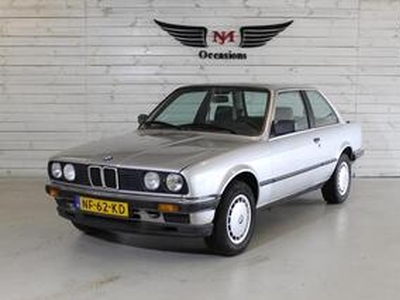 BMW 3-SERIE 320i