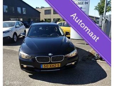 BMW 3-SERIE 320i Luxury