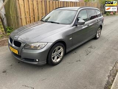 BMW 3-SERIE Touring 318i KLIMAAT H LEER APK DEALER ONDERHOUD