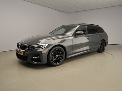 BMW 3-SERIE Touring 320d M-Sportpakket / LED / Leder / HUD / Schuifdak / Sportstoelen / DAB / Harman-kardon sound / Alu 19 inch