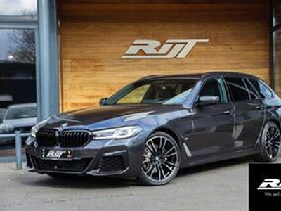 BMW 5-SERIE 540d xDrive M-Sport Touring **HUD/Camera/Live cockpit/ACC/Diamond Leder**