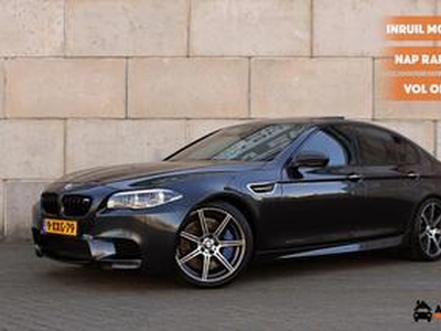 BMW M5 Aut. Competition Package Schuifdak, Soft-Close, Harman-Kardon