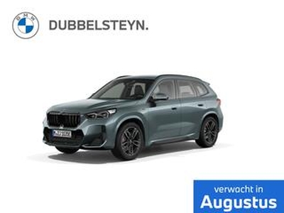 BMW X1 25e xDrive | M-Sport | 19'' | Head-Up | Park. Ass. Plus. | Adapt. LED | Comf. Acc. | Draadloos laden | Shadow Line uitgebreid