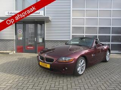 BMW Z4 Roadster 2.2i / 6 cil. / Merlot Red Metallic / Youngtimer