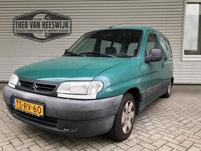 Citroen BERLINGO 1.4i 5p. Rolstoel auto