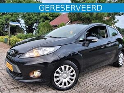 Ford FIESTA 1.25i Trend met Airco, Trekhaak en meer Opties !