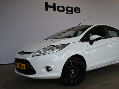 FORD FIESTA 1.6 TDCi Ghia Airco ECC Cruise control Navigatie Licht metaal Inruil mogelijk