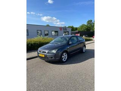 Ford FOCUS 1.6-16V Futura 3-deurs AIRCO