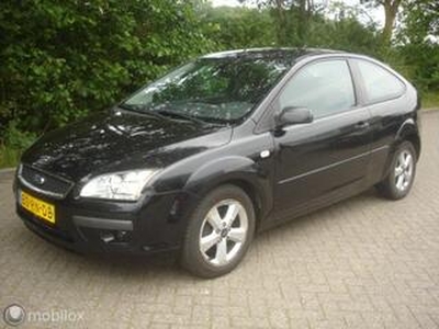 Ford FOCUS 1.6 TDCI Titanium Cruise - Navigatie - Airco