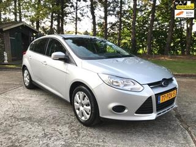 Ford FOCUS 1.6 TI-VCT Trend Airco, Cruise control, NAP, Zeer nette auto!