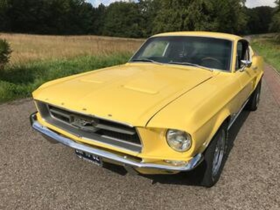 Ford MUSTANG FASTBACK