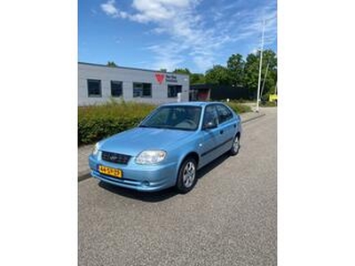 Hyundai ACCENT 1.3i Active Young 5-deurs AIRCO