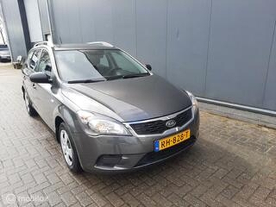 KIA CEE D cee'd Sporty Wagon 1.4 CVVT Seven Business