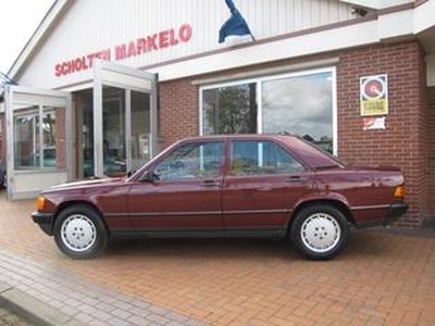 Mercedes-Benz 190 D pullman bekleding (nieuw staat!!)