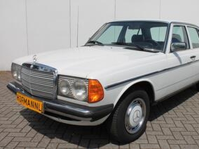 Mercedes-Benz 200 D 2.0