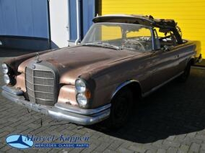 Mercedes-Benz 220 SEC