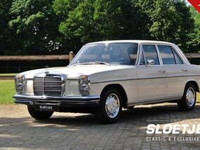 Mercedes-Benz 220 (W115) 220 D AUTOMAAT, Diesel, Originele auto, Onderhoudsboeken aanwezig, Perfecte staat, UNIEK!!!,