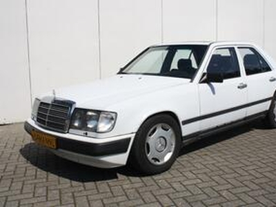 Mercedes-Benz 200 300 D