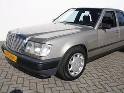 Mercedes-Benz 300 300E