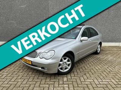 Mercedes-Benz C-KLASSE 200 K. Elegance | AUTOMAAT | SCHUIFDAK | 79.000 KM !!! | COMPL HISTORIE AANWEZIG | YOUNGTIMER | ROESTVRIJ