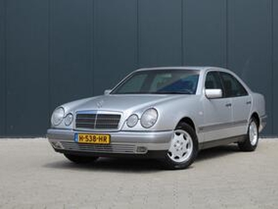 Mercedes-Benz E-KLASSE 240 Avantgarde | Youngtimer | Automaat | Onderhoud 100% |