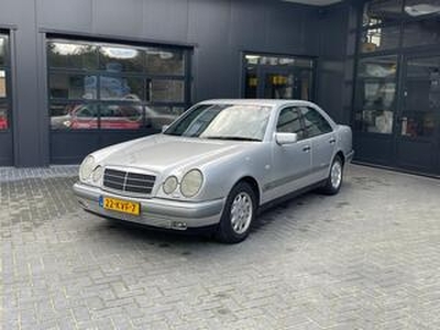 Mercedes-Benz E-KLASSE 290 TD Elegance