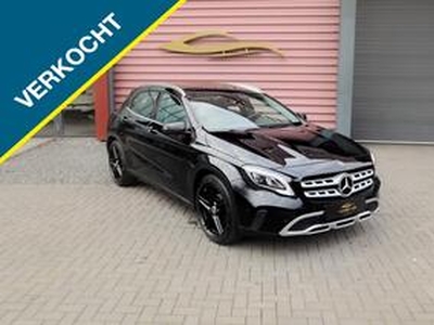 Mercedes-Benz GLA-KLASSE 200/PANO/CARPLAY/LED