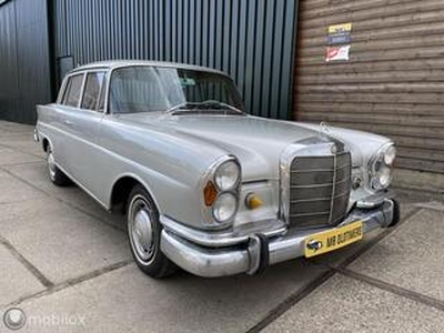 Mercedes-Benz S-KLASSE W111