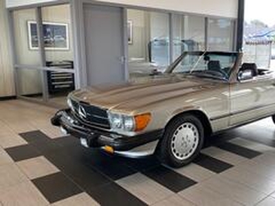 Mercedes-Benz SL-KLASSE 560 SL 1st Owner, New Condition!