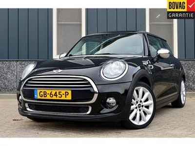 Mini COOPER Mini 1.5 Chili Serious Business Rijklaarprijs-Garantie Navigatie Airco Leder/Stof Sport Interieur 17 Inch