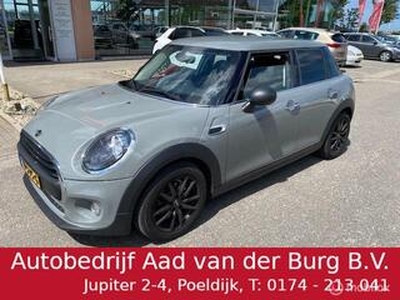 Mini MINI 1.5 5 Deurs / Velgen & Banden zwart glans / Navigatie / Prive glas / Cruise controle / Kleur: Moonwalk Gray / Parkeerhulp achter