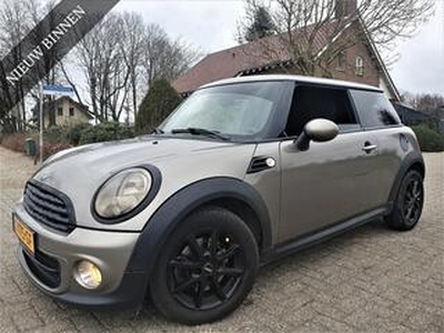 Mini ONE Mini 1.6i Jet Black met Airco en Vele Opties !