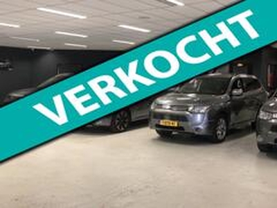 Mitsubishi OUTLANDER 2.0 INSTYLE PHEV NIEUWE HYBRIDE ACCU CAMERA SCHUIFKANTELDAK VOLLEDIG DEALERONDERHOUDEN