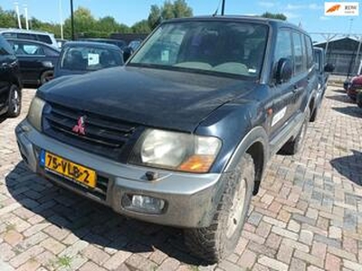 Mitsubishi PAJERO 3.2 Di-D GLX LB Panel Van - Airco - Trekhaak - Schade