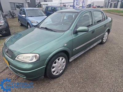 Opel Astra 1.6-16V Club