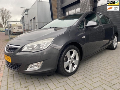 Opel Astra 1.6 Edition/Climate-c/Cruise-c/Aux/Navi/Elek-ramen/PDC/Trekhaak