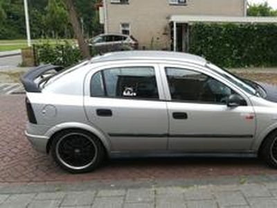 Opel ASTRA 1.8-16V Sport