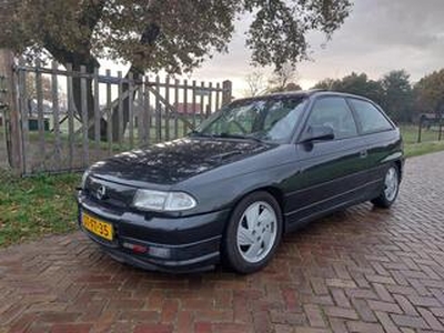 Opel ASTRA 2.0i-16V GSi