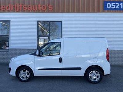 Opel COMBO 1.3 CDTi 95pk L1H1 Sport / rijklaar ? 10.950 ex btw / lease vanaf ? 232 / airco / cruise / stoelverwarming / lichtmetalen velgen / pdc achter !