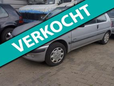 Peugeot 106 1.1 Accent apk tot 8-8-2021 , trekhaak , radio cd