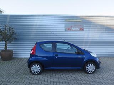 Peugeot 107 1.0-12V Sublime top staat, zeer goed onderhouden.