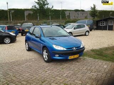 Peugeot 206 1.4 XR Challenge Zeer mooie peu 206 1.4 en zeer lux,s 15x staan