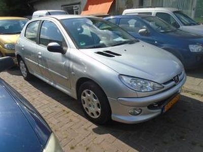 Peugeot 206 1.4hdi air-line nette auto 5drs airco