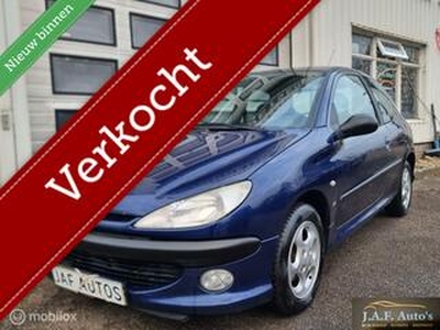 Peugeot 206 1.6 Nw Apk trekhaak zuinig zgan banden!