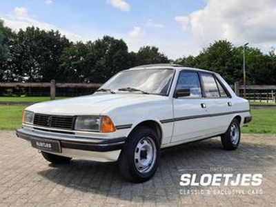 Peugeot 305 GL | 26.421 KM | 1e eigenaar | Schuifdak | Origineel en in Nieuwstaat | Door ons nieuw geleverd