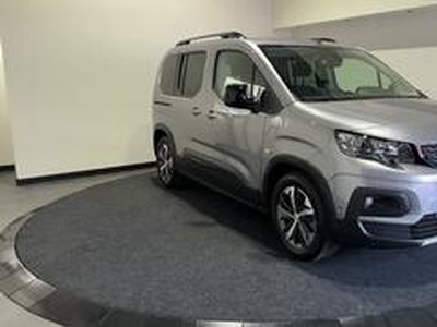 Peugeot e-Rifter EV GT 50 kWh / Op Voorraad! | Zenith dak | Navigatie | Easy Pack | 6.000 km GRATIS laden*