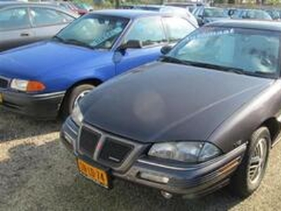 Pontiac GRAND-AM 3.0 LE Sedan