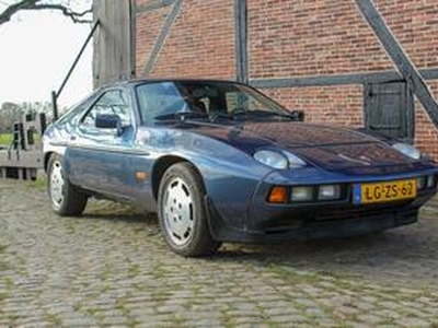 Porsche 928 S2 aut. 8 x Porsche 928 in stock!