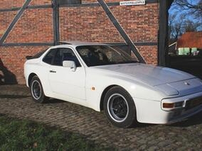 Porsche 944 Type 2 Targa 8 x 944 in stock