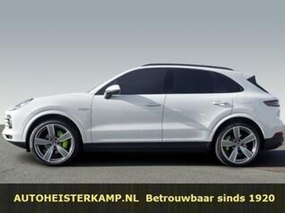 Porsche CAYENNE 3.0 E-Hybrid Panoramadak 22 Inch PDLS PASM Luchtvering